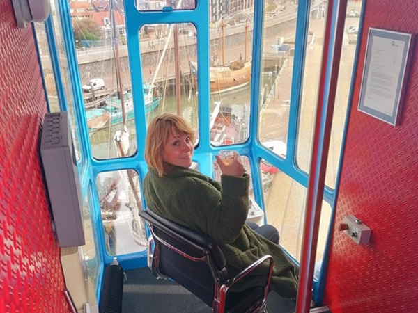 Proefslapen in een havenkraan