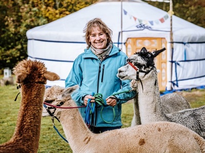 Yurt op een alpacaboerderij